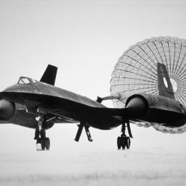 From the Archives: Lockheed SR-71 Blackbird Using Drag Chute During Landing