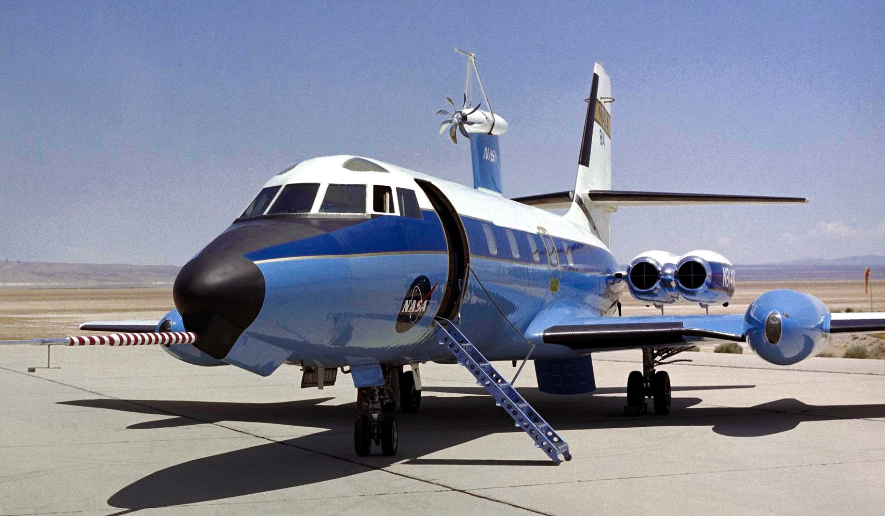 first purpose-built business jets