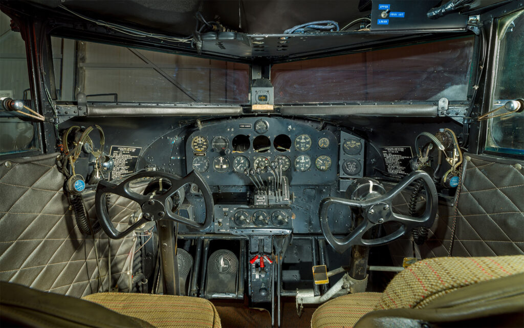 fully-enclosed-cockpit