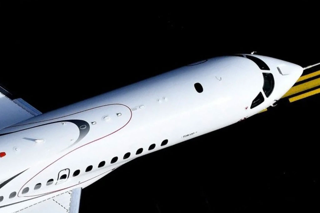 exterior view of the skylight aboard Dassault’s Falcon 6X