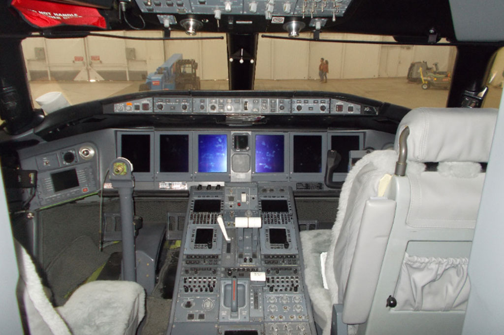 The Global’s flight deck
